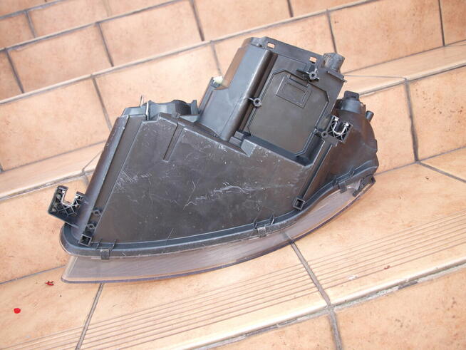 Audi A3 lampa prawa przód (zwykła) 2003 - 2008r (europa)