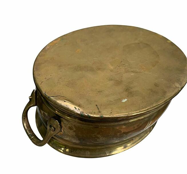 Miedziany owalny garnuszek