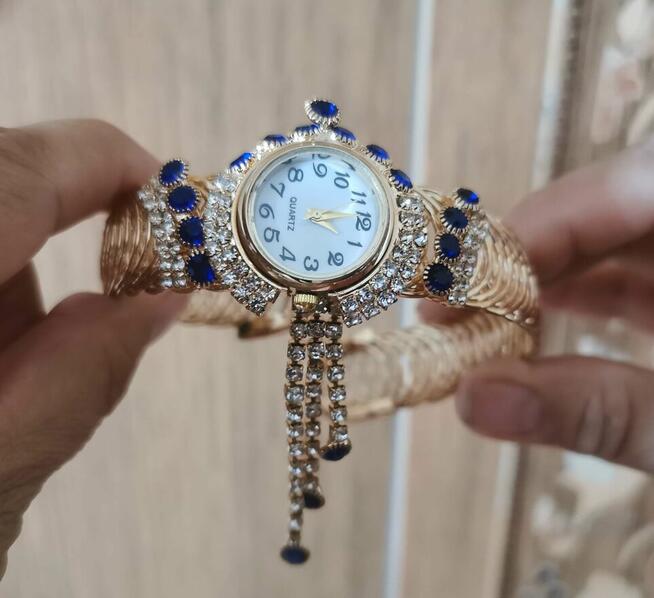 Komplet biżuterii z zegarkiem dla nastolatki