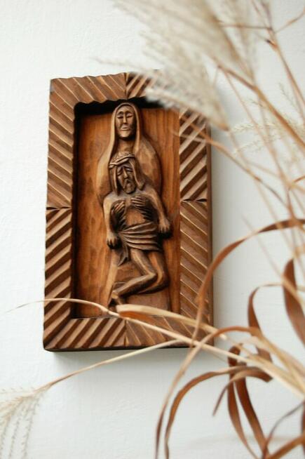 Pieta, płaskorzeźba ludowa drewno, Cepelia, rękodzieło, PRL