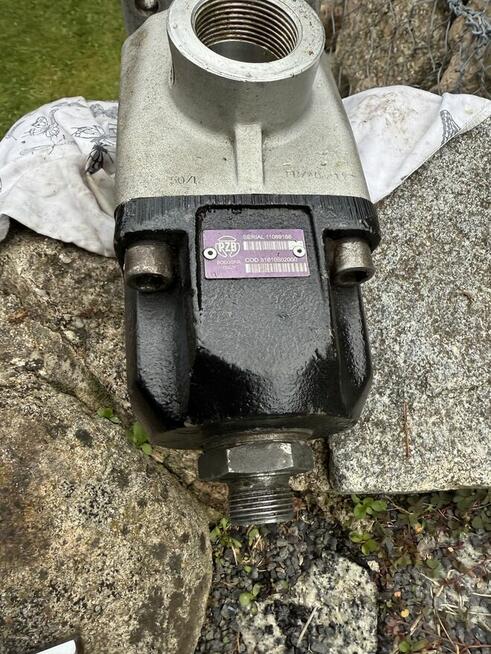 Pompa hydrauliczna tłoczkowa od hakowca