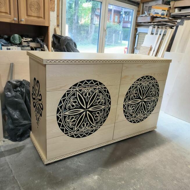 Góralska komoda z litego drewna, 8 szuflad, Push to open, St