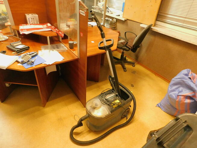 Syndyk sprzeda - wyposazenie biura i ruchomości