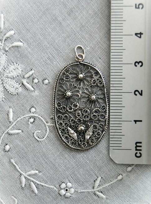 Stary wisiorek srebrny, filigran, kwiaty srebro vintage PRL