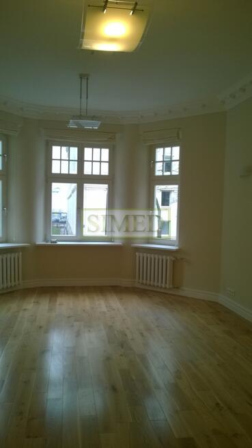 Zabytkowa kamienica , Centrum , recepcja, metro