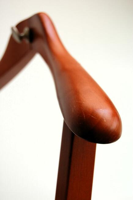 Stojak, wieszak na garnitur, drewniany, drewno