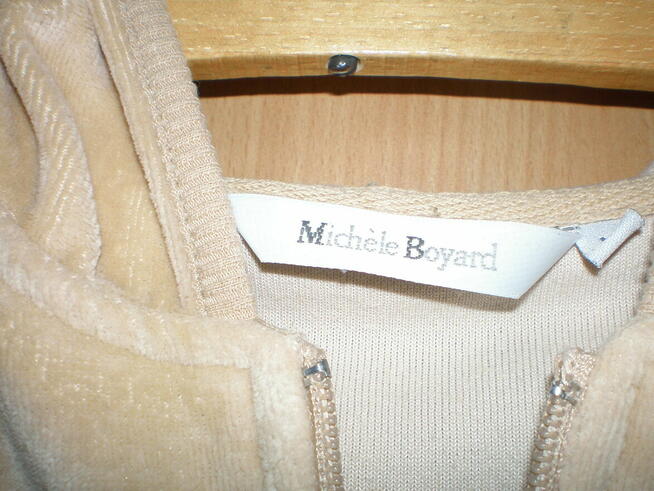 Sprzedam kangurek damski, rozmiar M, używany, stan dobry.