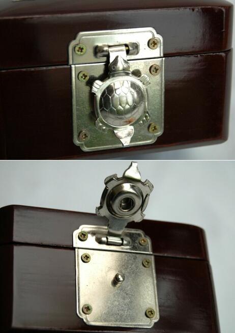 Szkatułka z laki bordowa laka inkrustowana masą perłową