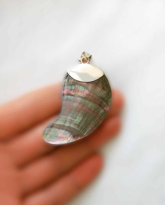 Wisior kieł, masa perłowa, srebro pr. 925, etno, boho