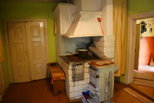 Urocza posiadłość w Ganach – dom, budynki gospodarcze 51 ar