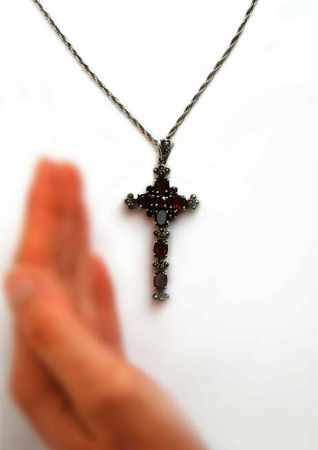 Krzyż, granaty, piryty, srebro pr. 925 wisior vintage