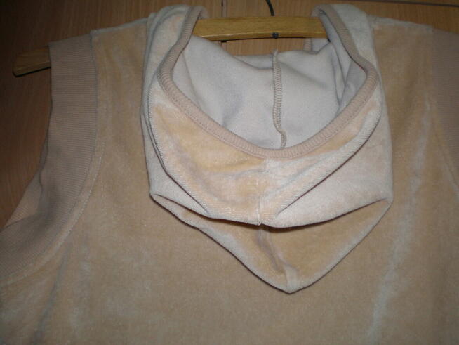 Sprzedam kangurek damski, rozmiar M, używany, stan dobry.