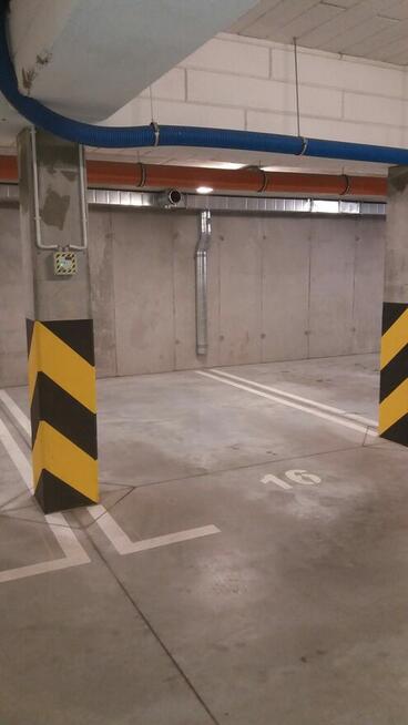 Obniżka ceny 21 tys. Nowa Cukrownia miejsce w garażowcu