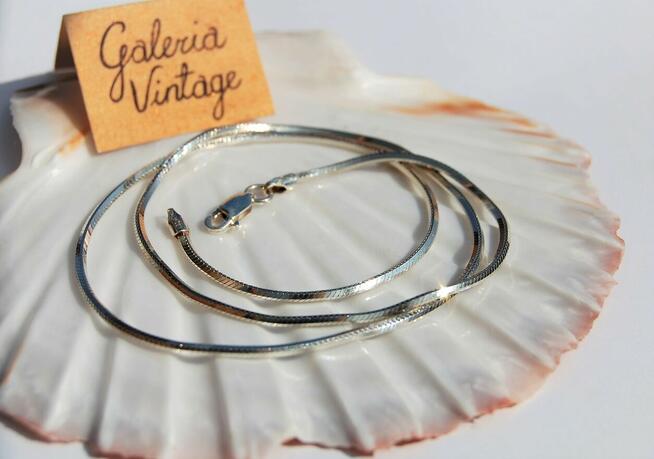 Wisior na łańcuszku, muszla, masa perłowa, srebro pr. 925