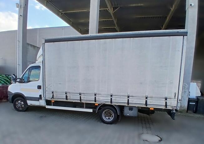 USŁUGI TRANSPORTOWE - PRZEPROWADZKI