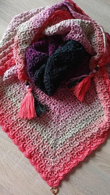 Chusta zrobiona szydelkiem