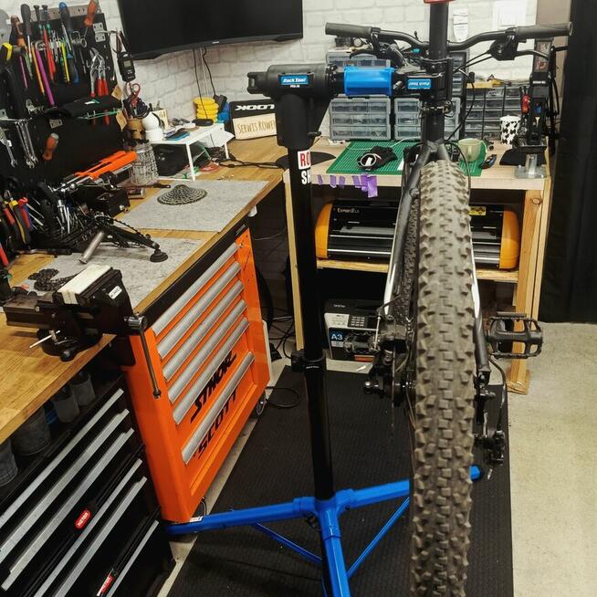 Serwis rowerowy, naprawa rowerów, oklejanie - Mobilis