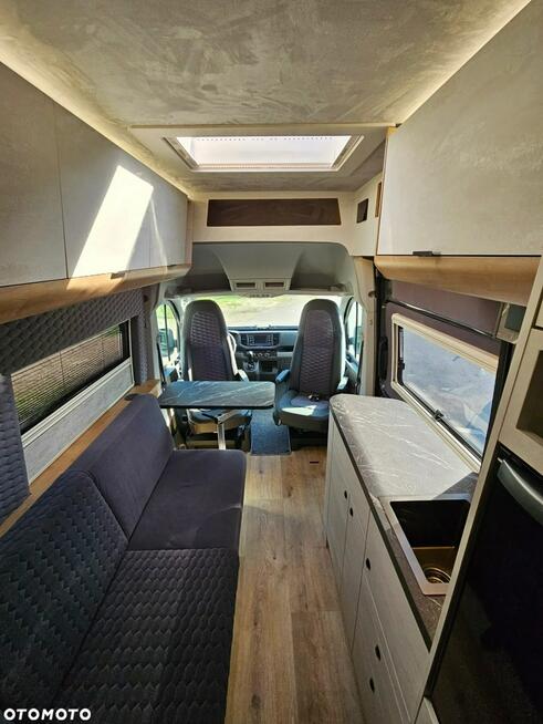 Inna inny Globe-Traveller Falcon