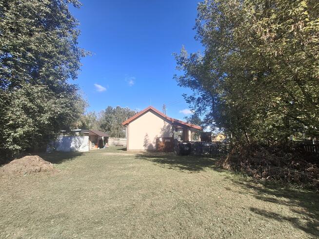 Grunt z zabudową usługową –sklep/ Koszewnica/Kotuń