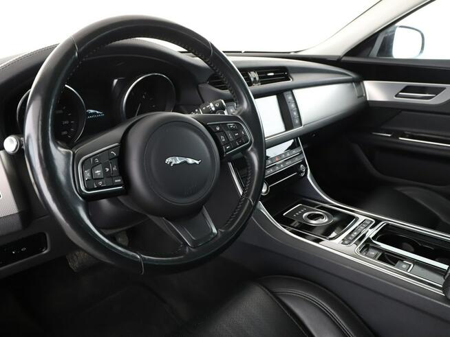 Jaguar XF 20d Automat Prestige Panorama Tempomat Navi Grzana Skóra Kamera Xenon
