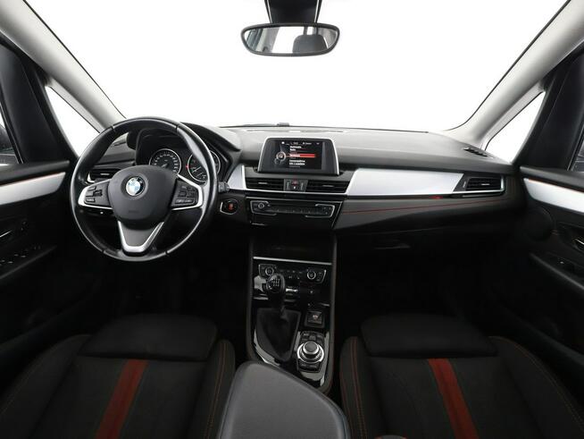 BMW 218 2.0d Active Tourer SportLine Navi Tempomat GrzaneFotele ParkAssist LED
