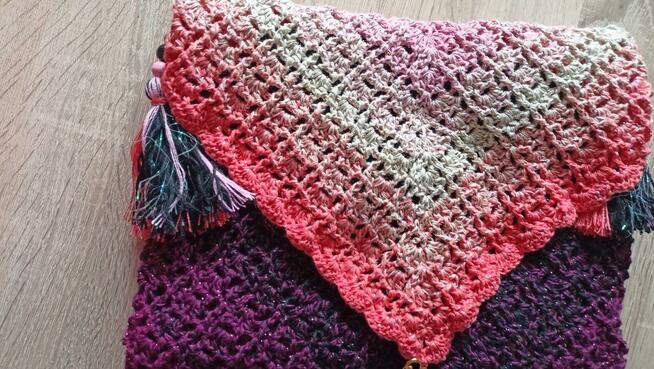 Chusta zrobiona szydelkiem