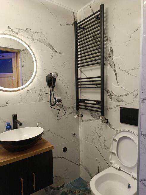 Apartament z Jacuzzi wanną z hydromasażem