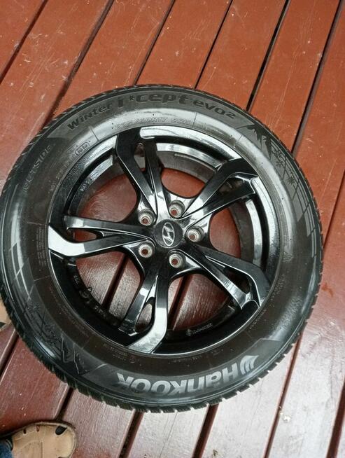 sprzedam 4 koła zimowe 225/60R17 do Tucson aluminiowe czarne