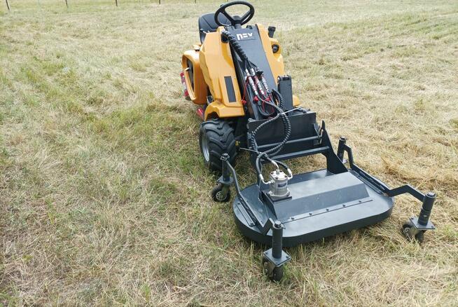 Miniładowarka NEX 30 używana roczna