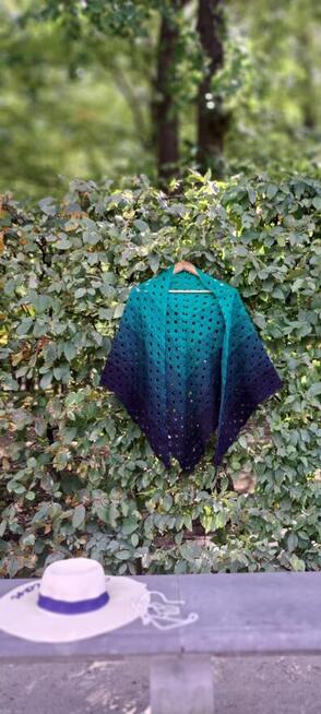 Ażurowa chusta szal Virus na szydełku handmade