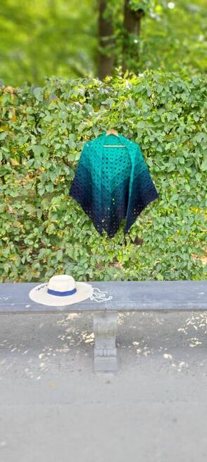 Ażurowa chusta szal Virus na szydełku handmade