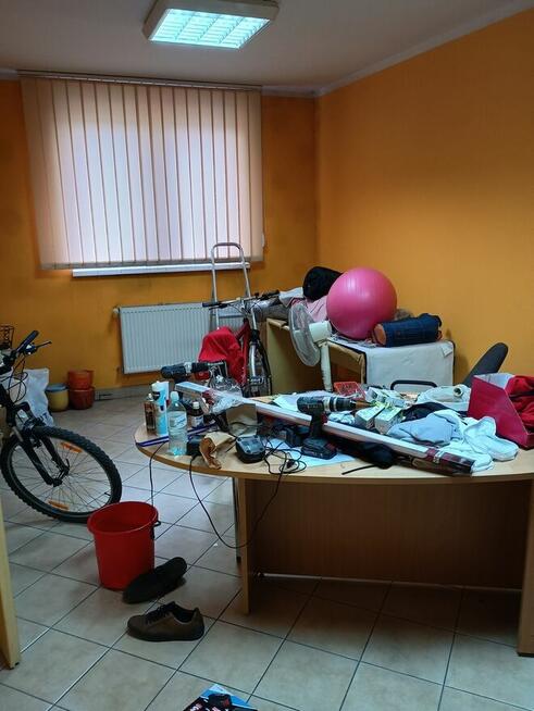 Biuro dużą powierzchnia PRĄD WC ZAPLECZE SANITARNE CO