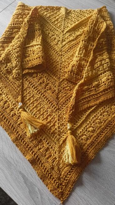 Chusta zrobiona szydelkiem