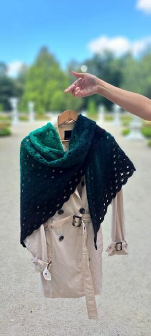 Ażurowa chusta szal Virus na szydełku handmade