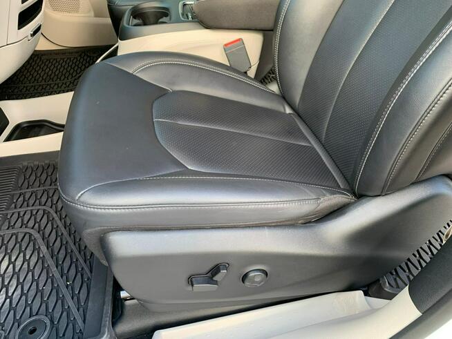 Chrysler Pacifica 3.6 V6 291 KM Road Tripper 7 osób Jak Nowa HAK
