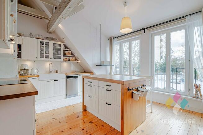 Jagiellończyka, loftowy apartament na II piętrze