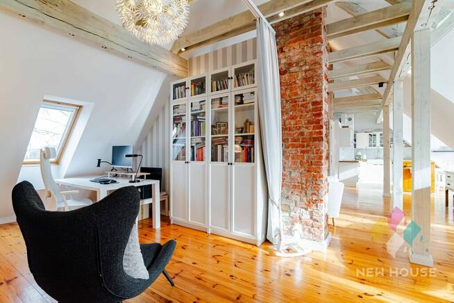 Jagiellończyka, loftowy apartament na II piętrze