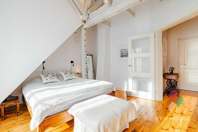 Jagiellończyka, loftowy apartament na II piętrze