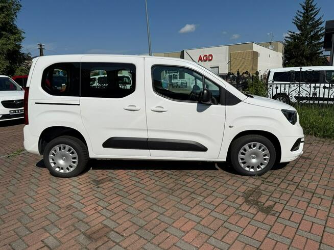 Opel Combo Life Niepełnosprawnych inwalida Rampa 32105 km Model 2022