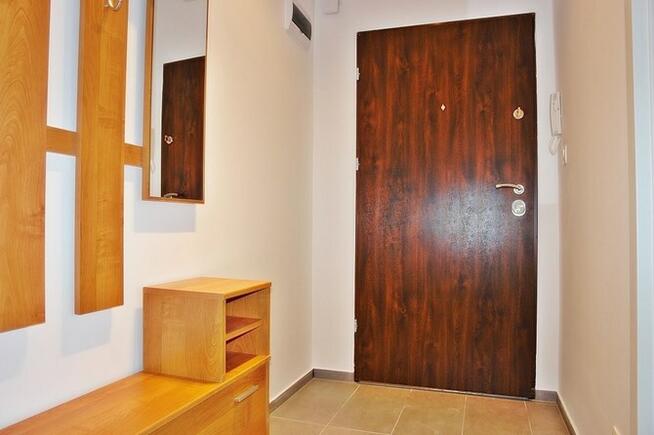 Słoneczne 2 pokoje przy st. metra- Strzelecka 44