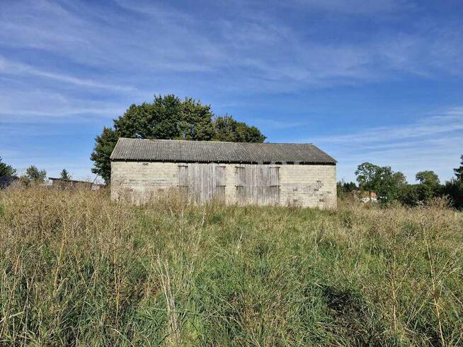 Działka budowlana z budynkiem gospodarczym