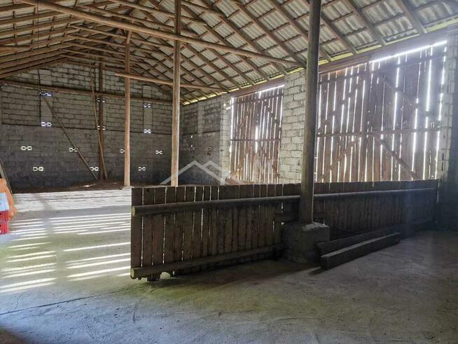 Działka budowlana z budynkiem gospodarczym