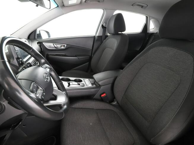 Kona Electric Klimatyzacja Aktywny Tempomat Asystenci Kamera LED