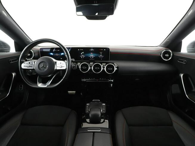 Mercedes CLA 220 FV23% AMG-Line Historia serwisowa ASO Navi Czujniki parkowania Klimaty