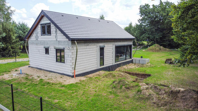 Uroczy dom pod lasem dla dużej rodziny