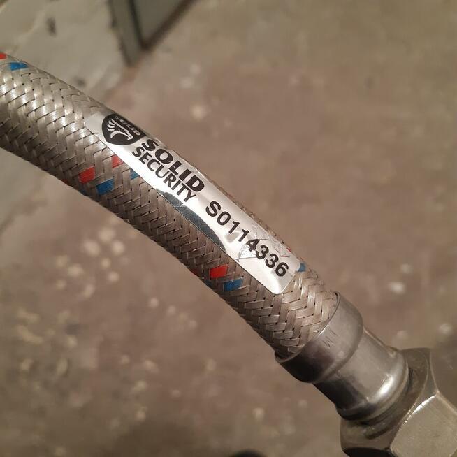 Wężyk przyłączeniowy do wody w oplocie stalowym 3/4 x 3/4