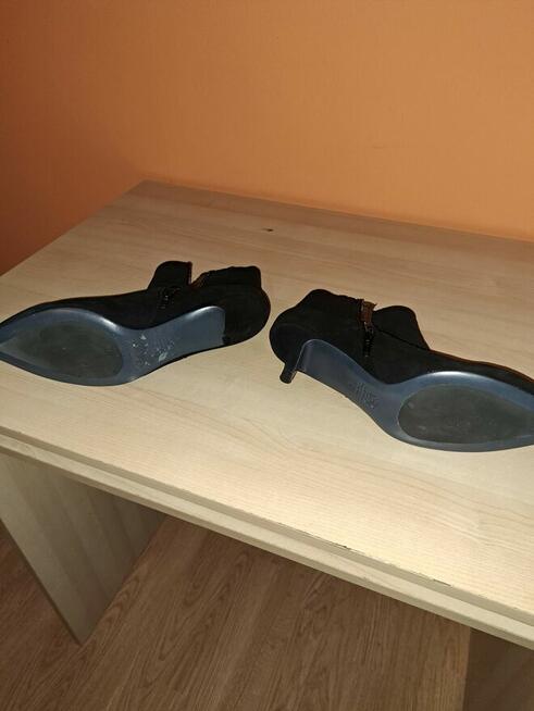 Sprzedam szpilki czarny zamsz