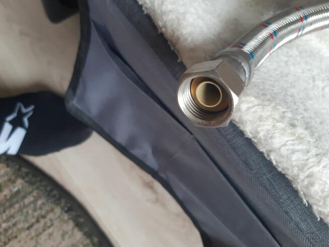 Wężyk przyłączeniowy do wody w oplocie stalowym 3/4 x 3/4