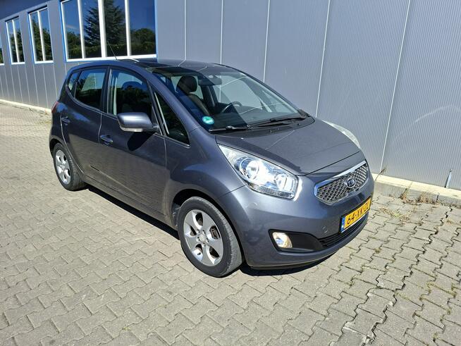 Kia Venga 1.6 benzyna mały przebieg bogata wersja
