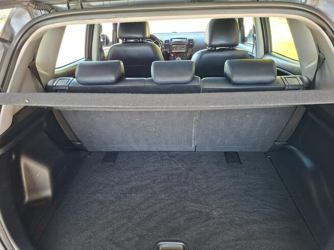 Kia Venga 1.6 benzyna mały przebieg bogata wersja